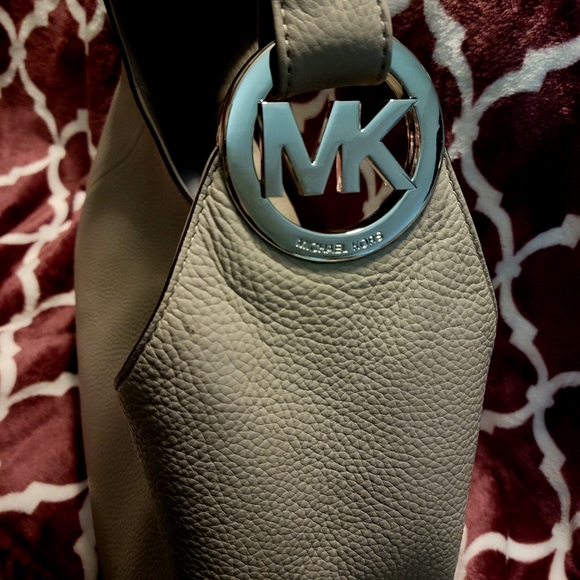 Michael Kors Fulton Shoulder Bag Grey - Picture 2 of 11